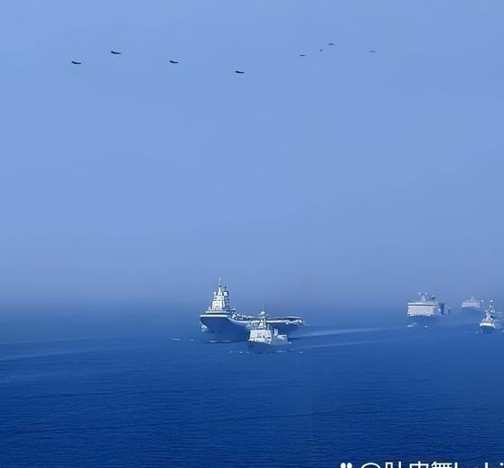 《中国终结台海“自由航行”，实战部署：解放军亮出“三位一体”铁拳；这里没有“自由