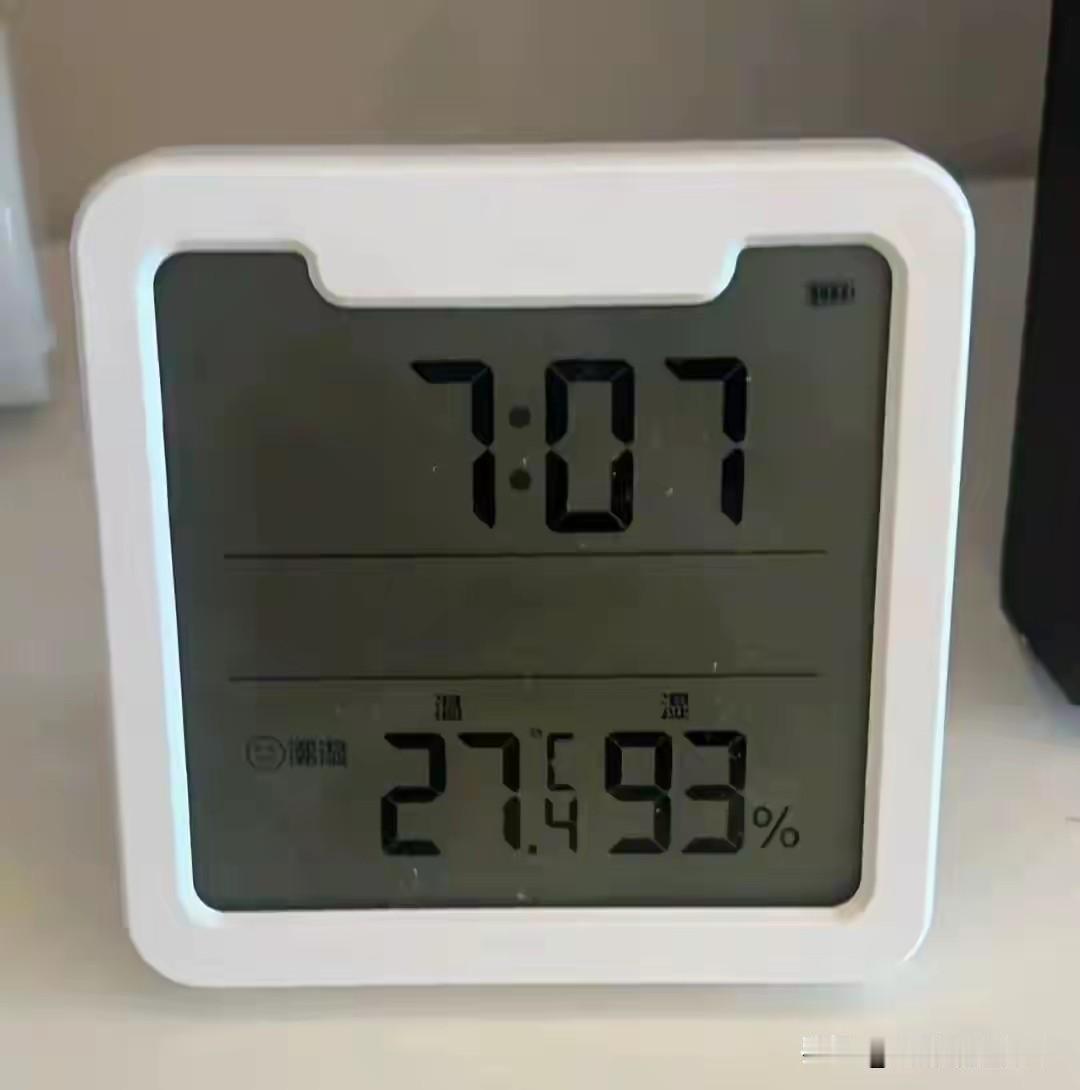 南方湿度爆表冲上100%！湖北除湿机卖断货，网友的评论一个比一个离谱

最近南方