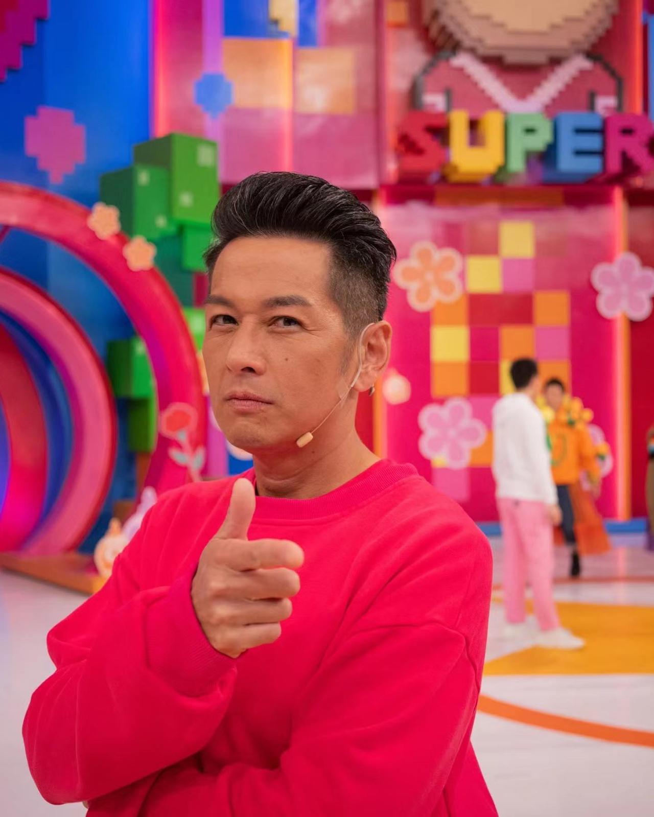 他在香港TVB拍戏很多年，演技真的非常厉害，可惜一般都是饰演配角，TVB给他的机