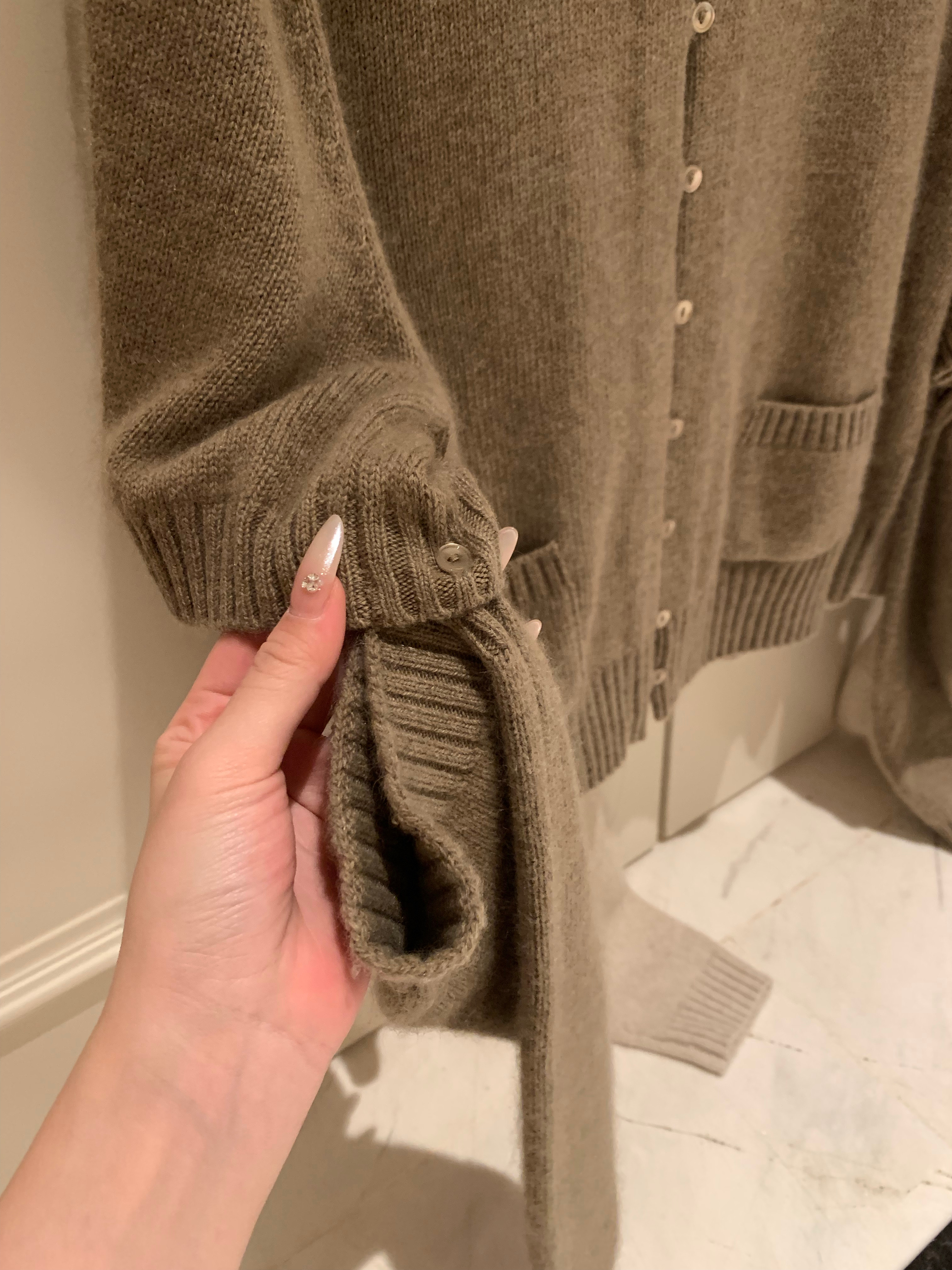 没事，用毛衣疗愈我吧（噘嘴）加油菲酱什么问题都不是问题（再次噘嘴）明天依旧美美见