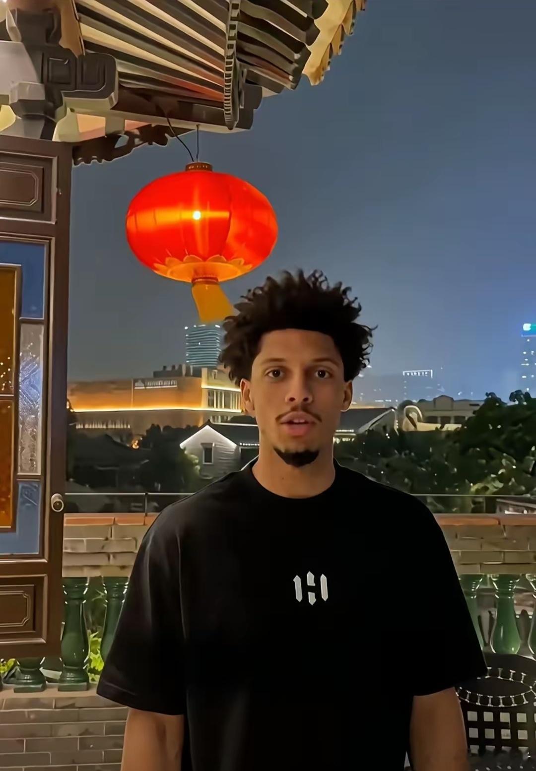 威金顿社媒发声：喜欢山西热情的球迷，希望和队友一起，让球队迎来全新改变。山西男篮