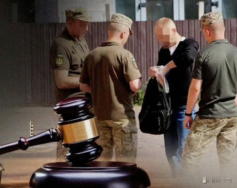 那么战争的意义何在 乌克兰媒体报道，一名苏梅州的男子因拒服兵役被判3年监禁。
