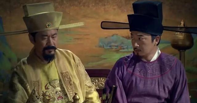 南唐后主李煜在公元976年亲眼经历了一场屈辱：爱妻小周后被赵光义当众临幸。可李煜