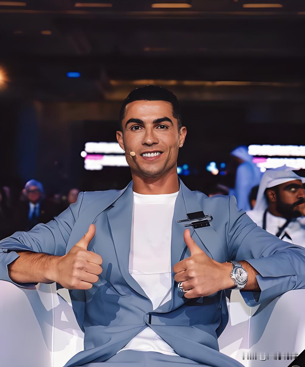 一天眼一睁，180万进账。
这哪是去踢球，分明是人形印钞机成精了。

沙特给C罗