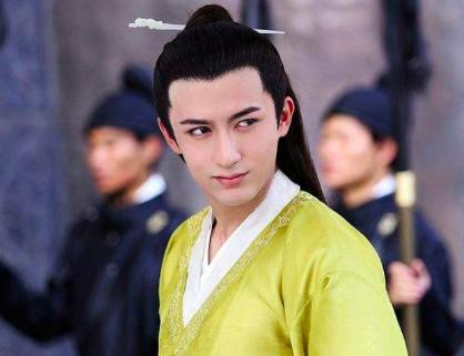 “他没签过一份诏书，却让武则天晚年每道政令都带着‘生命体征’：张昌宗——中国历史