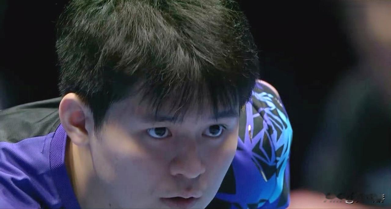 🏓伦敦世乒赛•看林诗栋打球看得泪目了，为林诗栋高兴，那个眼睛里有星星⭐️的林诗