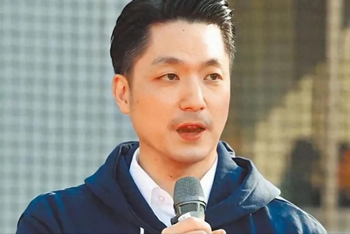 台北市议员柳采葳昨天质询时指出，蒋万安担任市长后，过去服务处地点由她承接，服务处