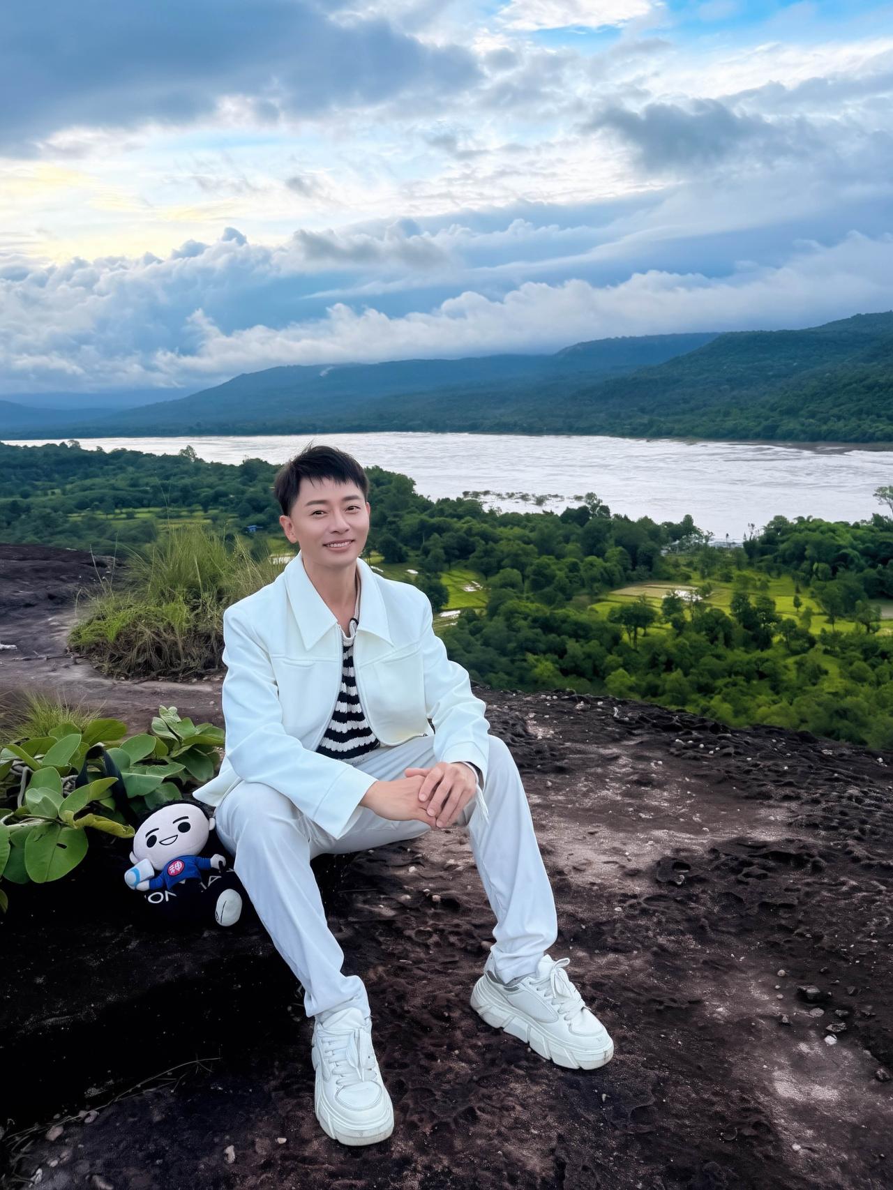 今天特意起了个大早，驱车来到泰国最东边之一的 Khong Chiam看日出。
站