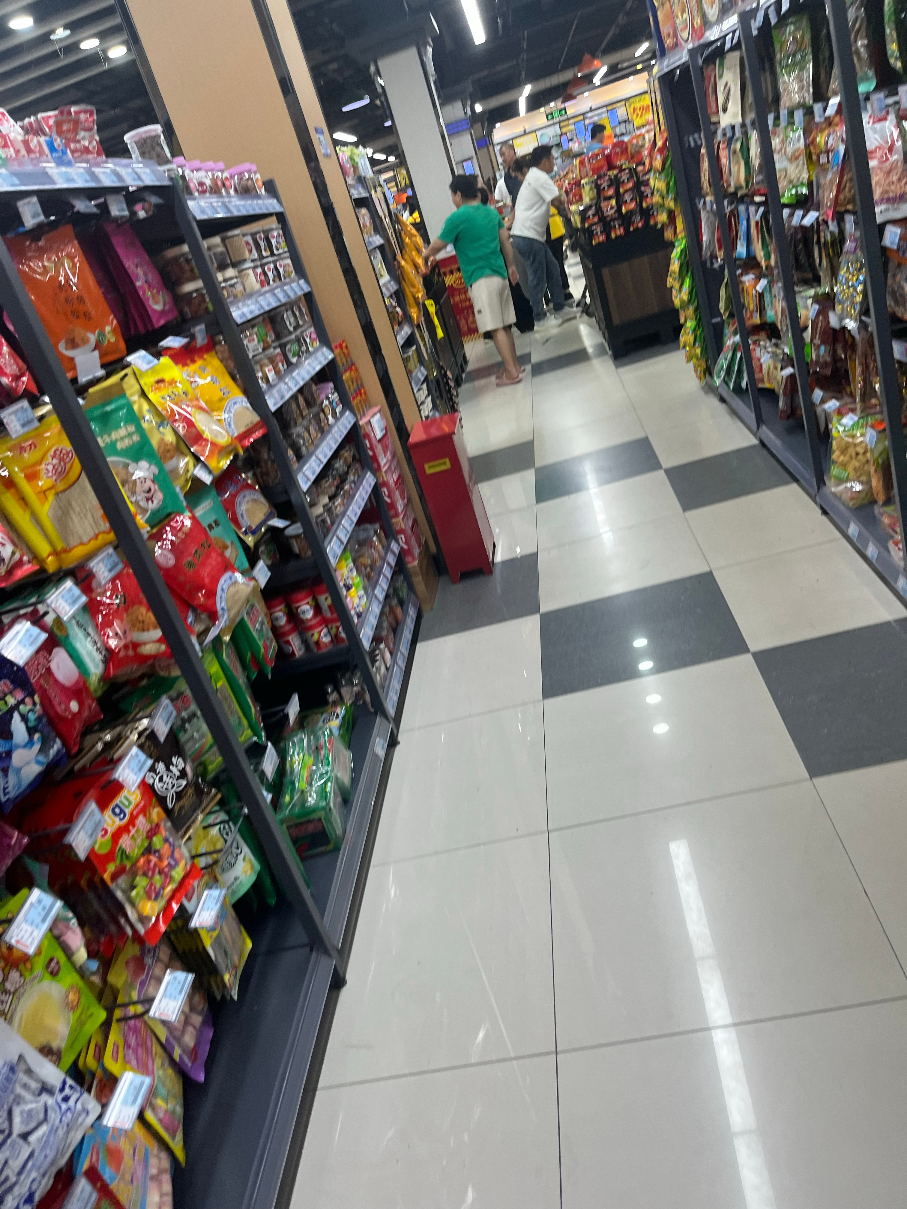 台风来了！赶紧买点吃的！ 