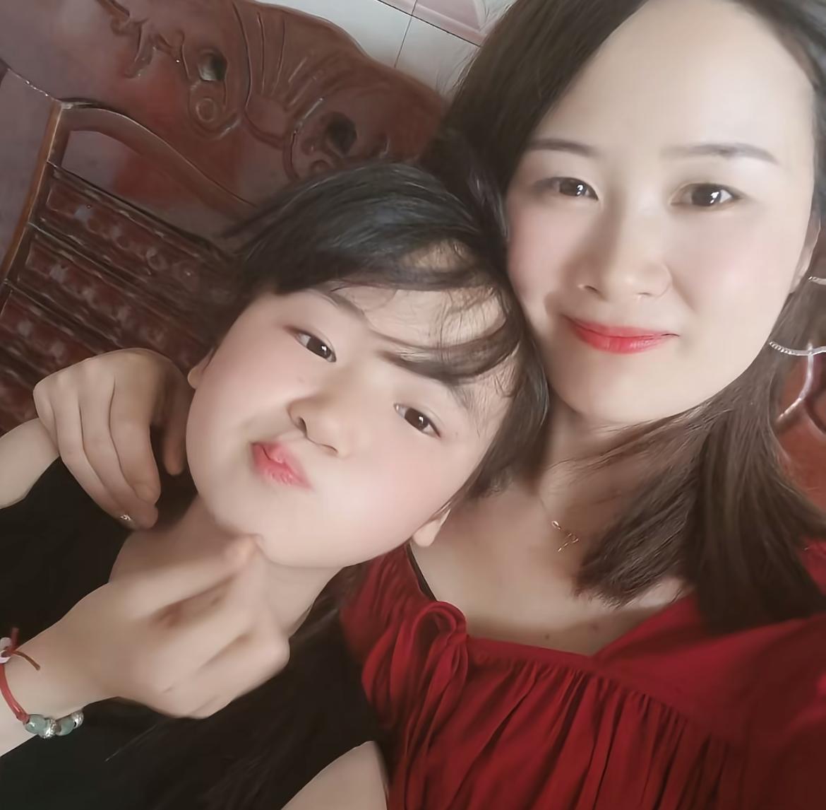 恭喜！湖南“可馨妈妈”试管获双胞胎，扎针百余次，13岁的女孩去年因车祸去世。
0