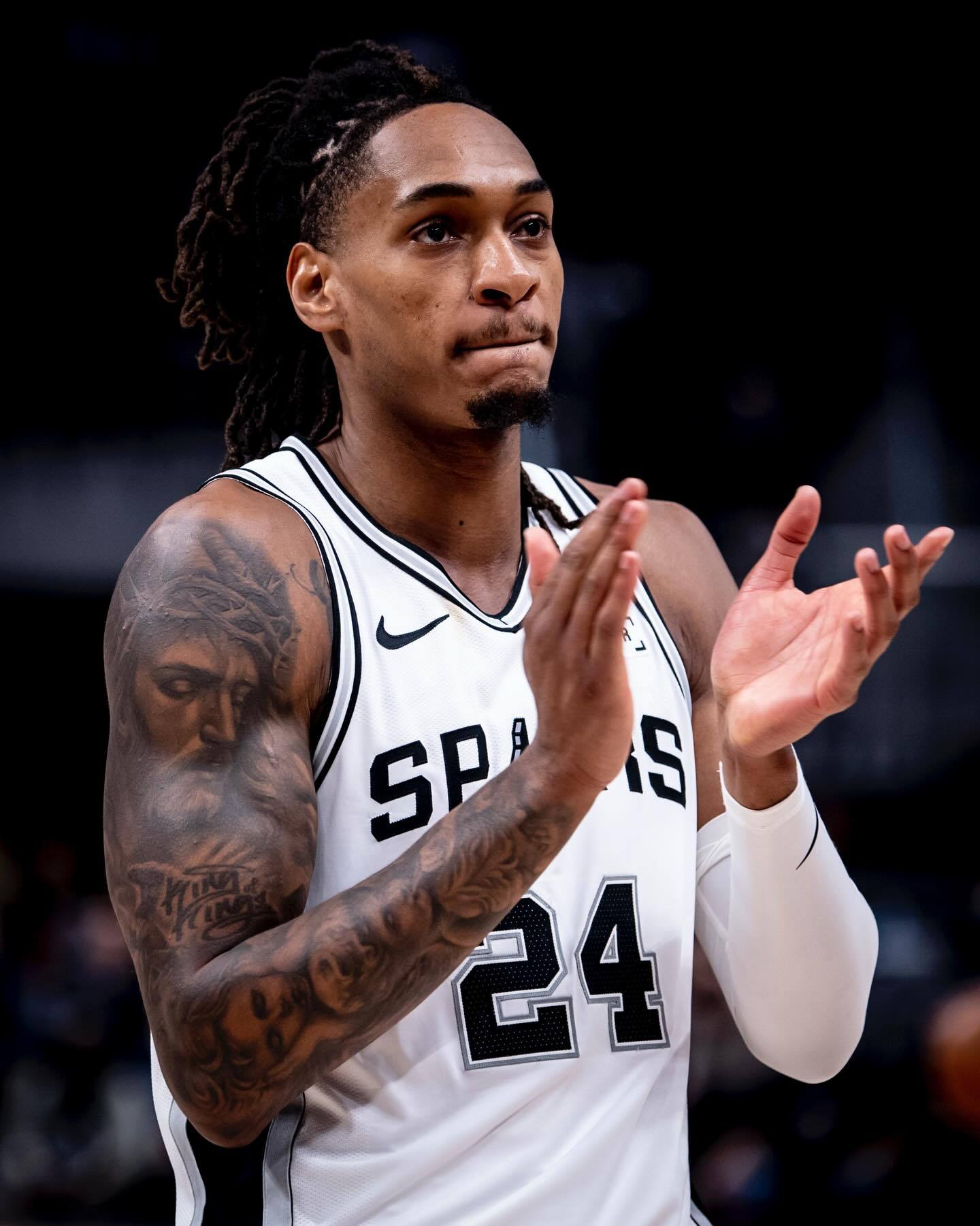 晚安马刺 你远比自己想象的坚韧，那些以为撑不住的时刻，正是蜕变的序章。晚安刺蜜明