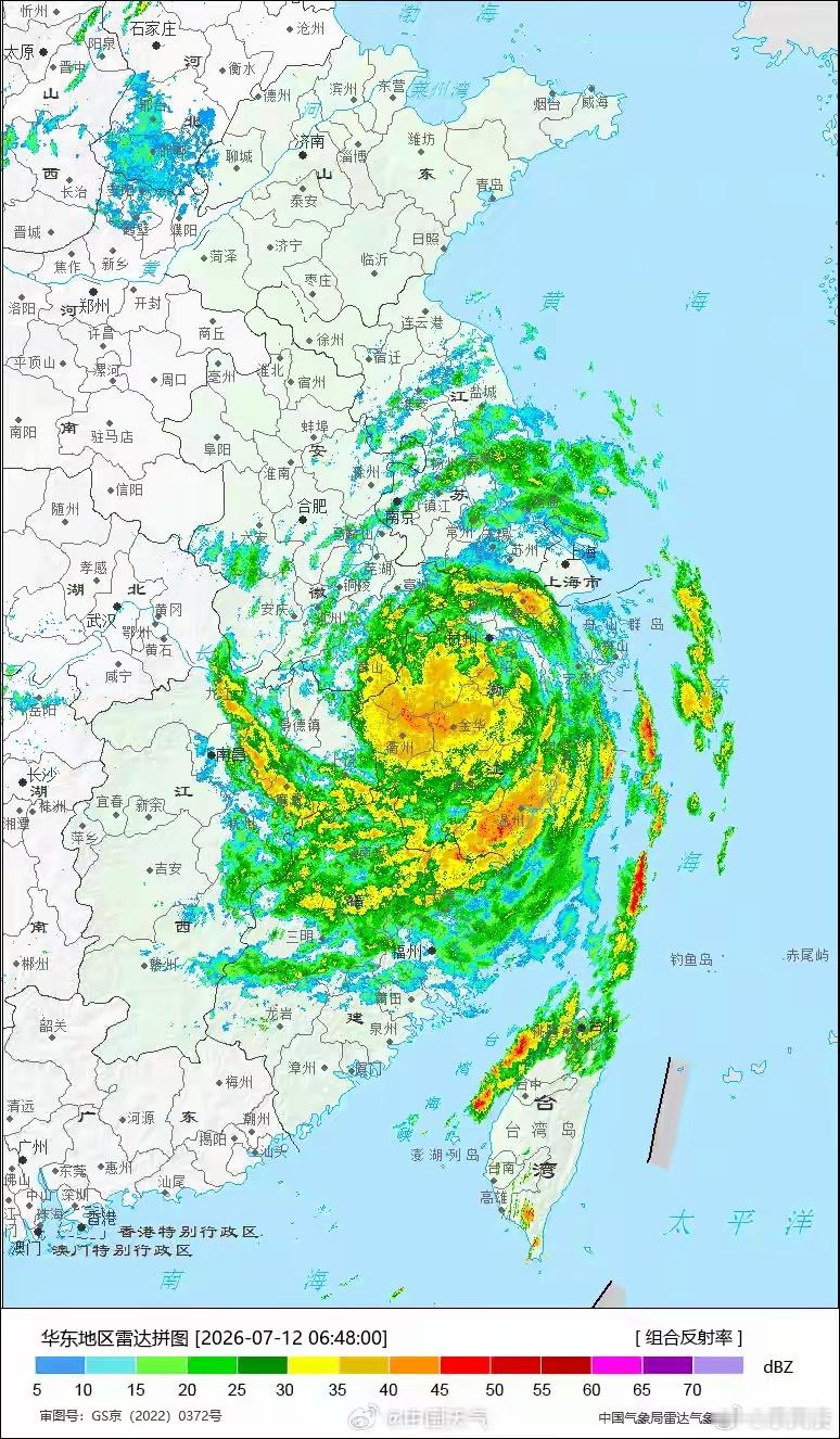巴威将逐渐变性为温带气旋来自中央气象台的消息，12日5时，台风“巴威”已减弱为强