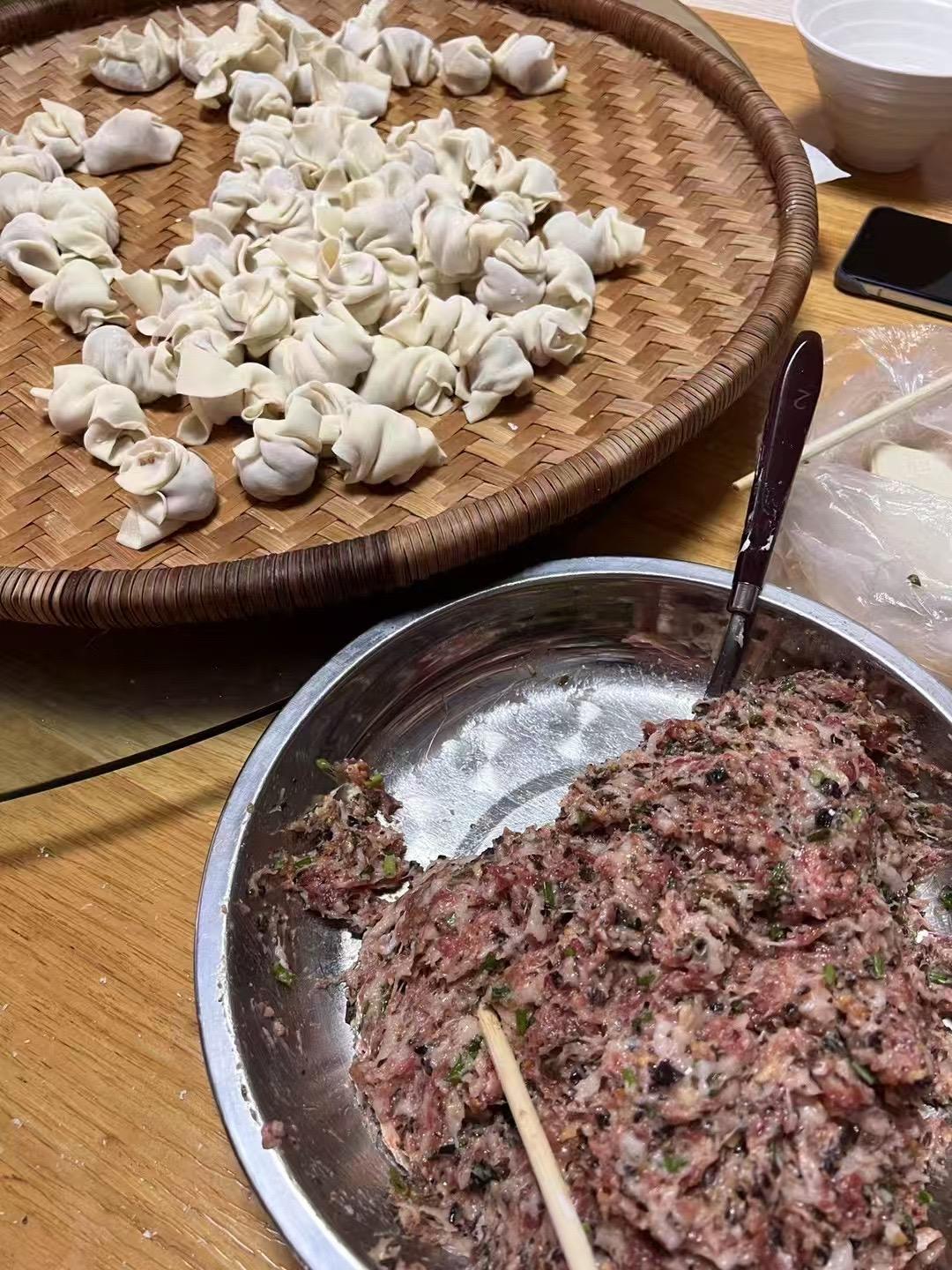 自己动手丰衣足食。来吃小馄饨 🥳
