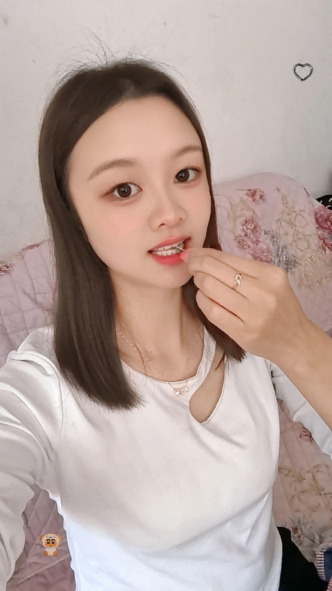 只想把自己养的越来越快乐，平静，其他的都不太感兴趣。。  钱要自己挣...