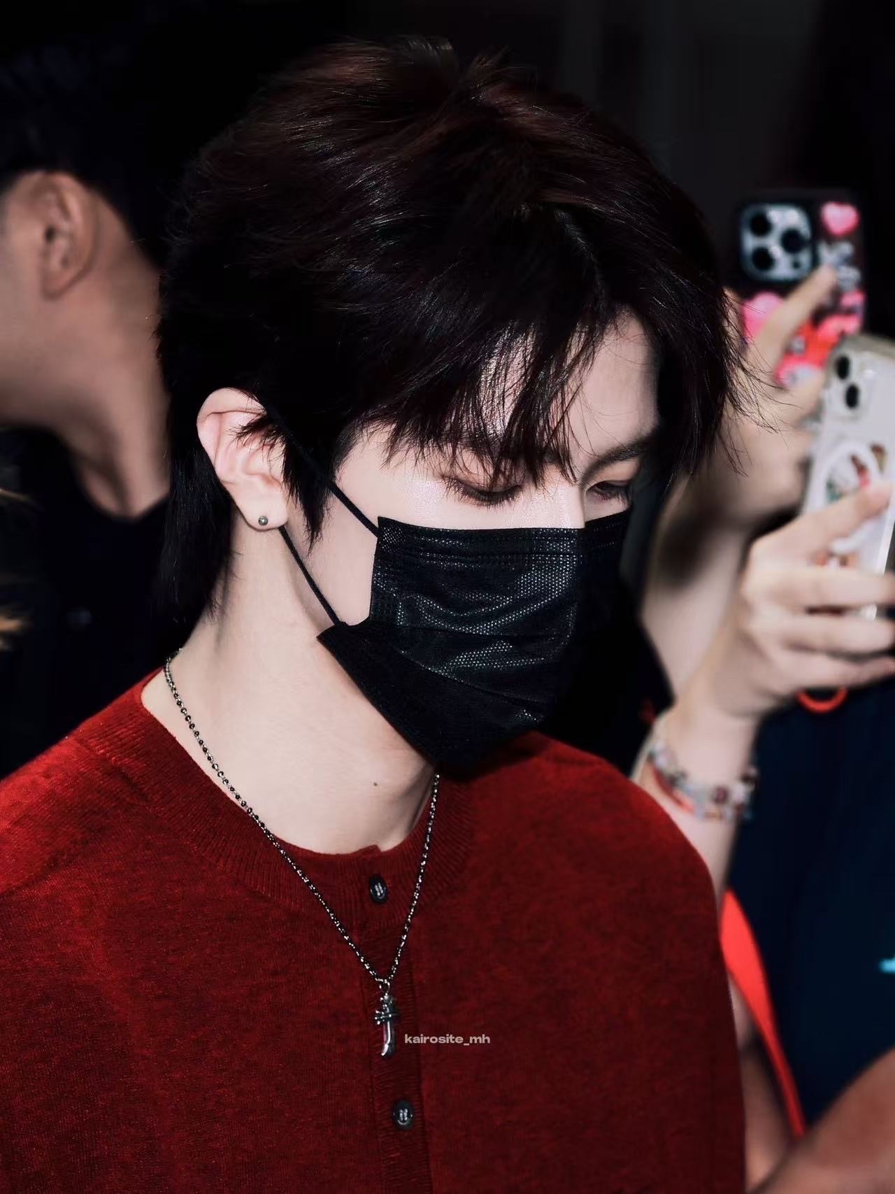 今年即将出道的李松河愚人节贺图✨期待舞台星光闪耀！ 