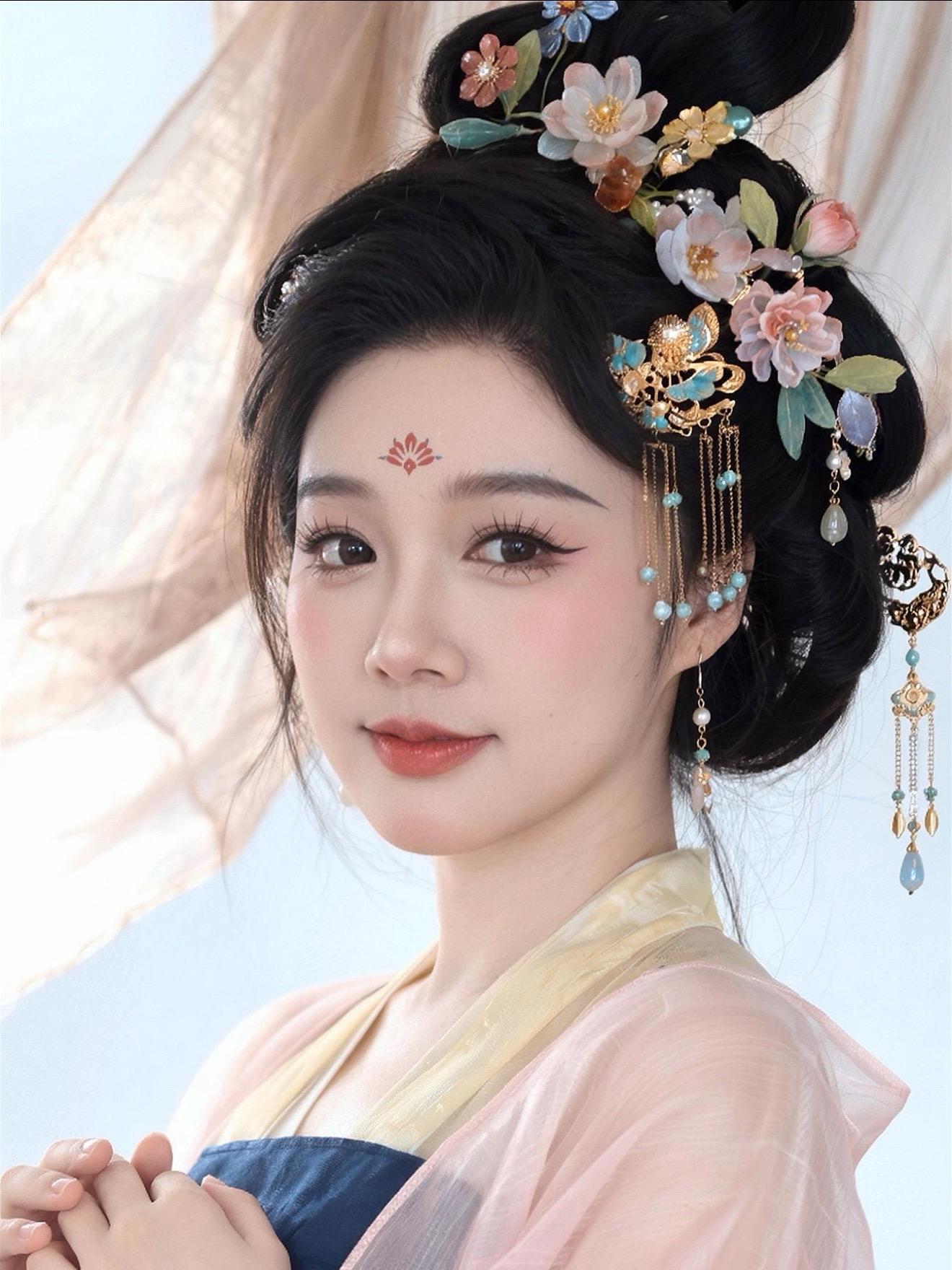 穿越时空。真服了我觉得自己就长这样😭而且深信不疑，再配上儿时最爱的杨...