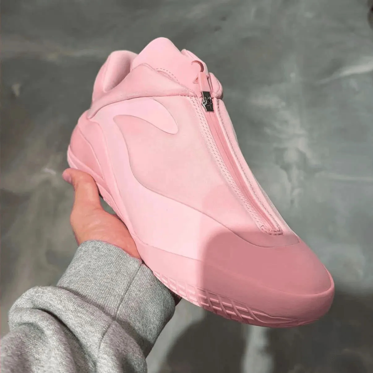 Converse Shai 001 “Pink”  将于3月正式发售。谁有会拒绝