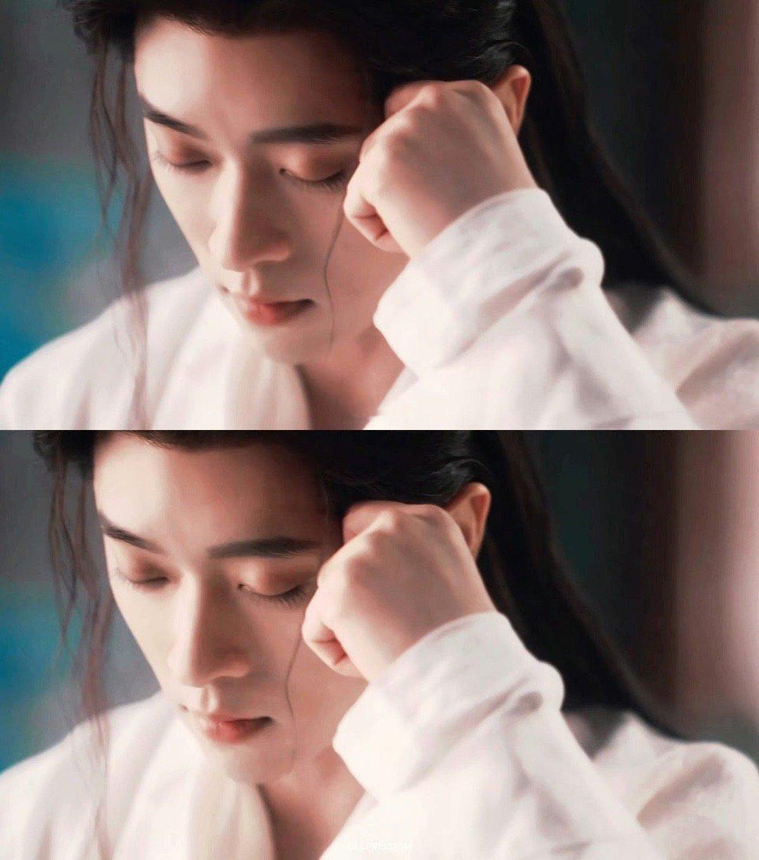 丞磊8年前就长这样 这哪里是考古，分明是“颜值复刻”！八年前的作品里，眉眼、轮廓