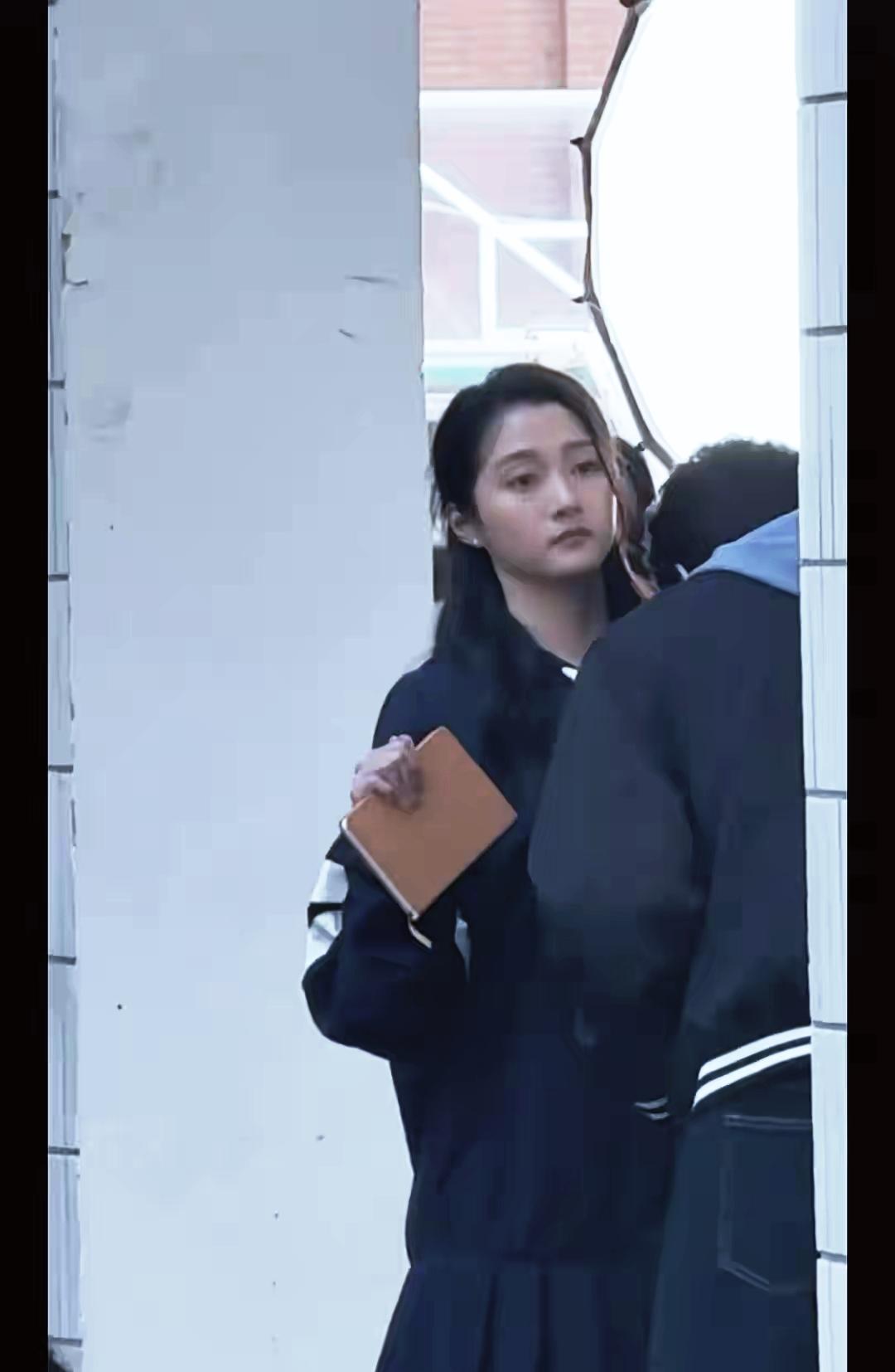 关晓彤真的好显老啊，真的感觉不再年轻了。