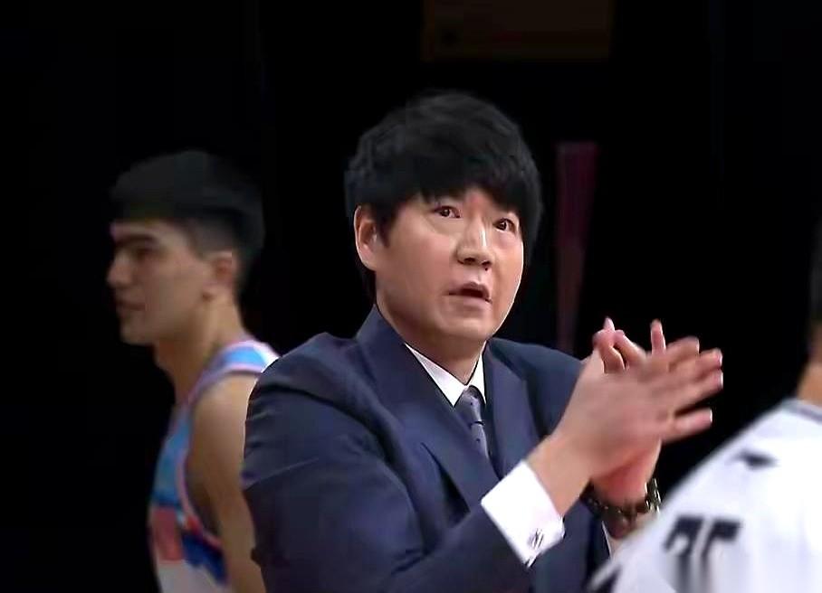 一下子砍掉29%的分红，这哪是割肉，简直是在还要跳动的大动脉上拉了一刀。
怪不得