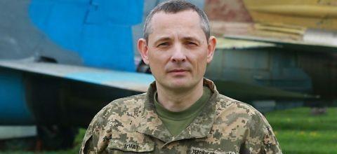 刷到利沃夫的消息。
夜里突然炸了好几声。
说是疑似从卡普斯京亚尔打过来的导弹。