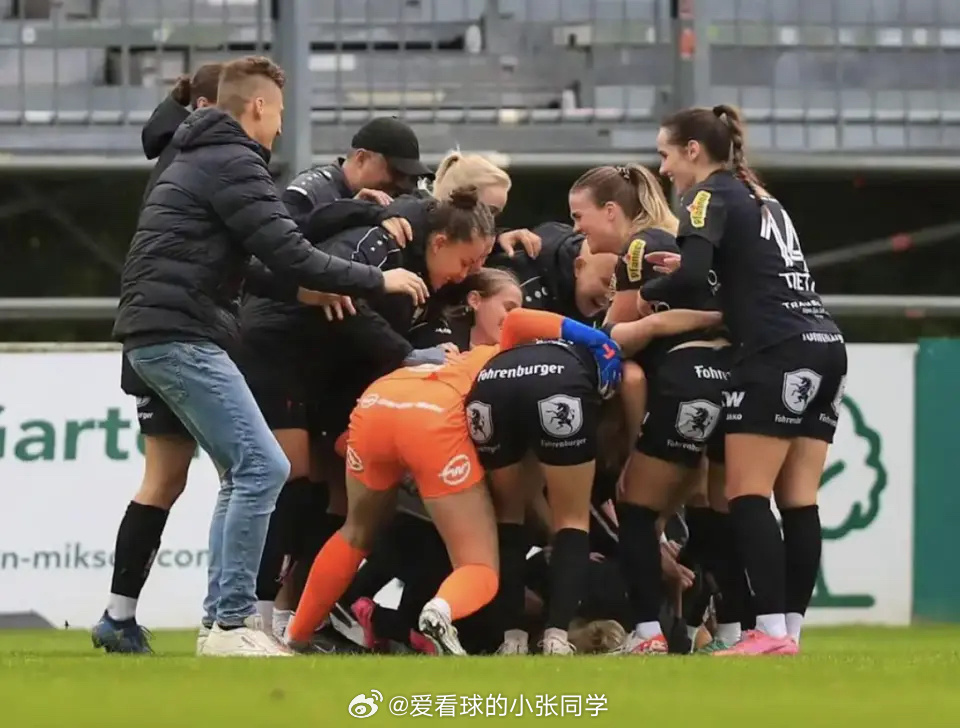 男教练偷拍女队员洗澡+换衣服长达4年！仅被判1年缓刑 受害者暴怒3月4日，ESP