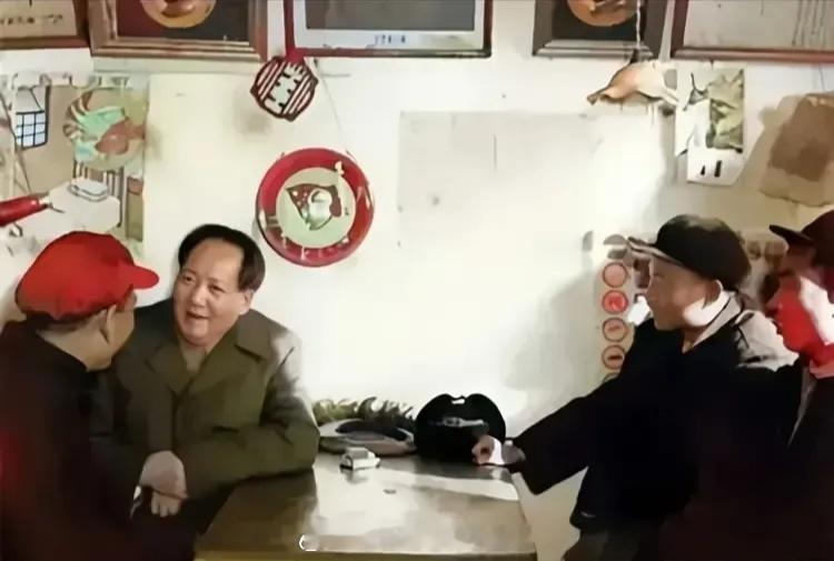 人生最大的快乐莫过于最崇敬的人突然来到自己眼前。         图中戴红帽子的