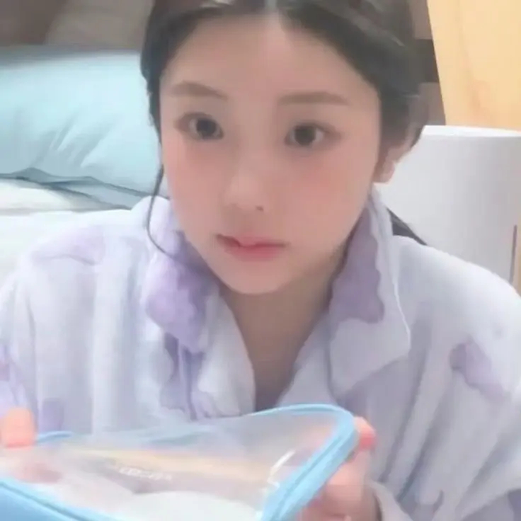 【李沅禧】摄入萌能量 ୧〃•̀ꇴ•〃૭ ILLIT回归预告图 ​​​