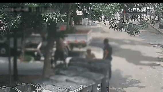 太离谱了！北京两名同事因卸货琐事起争执互殴，男子持拖把杆打伤对方致鼻骨骨折，本以