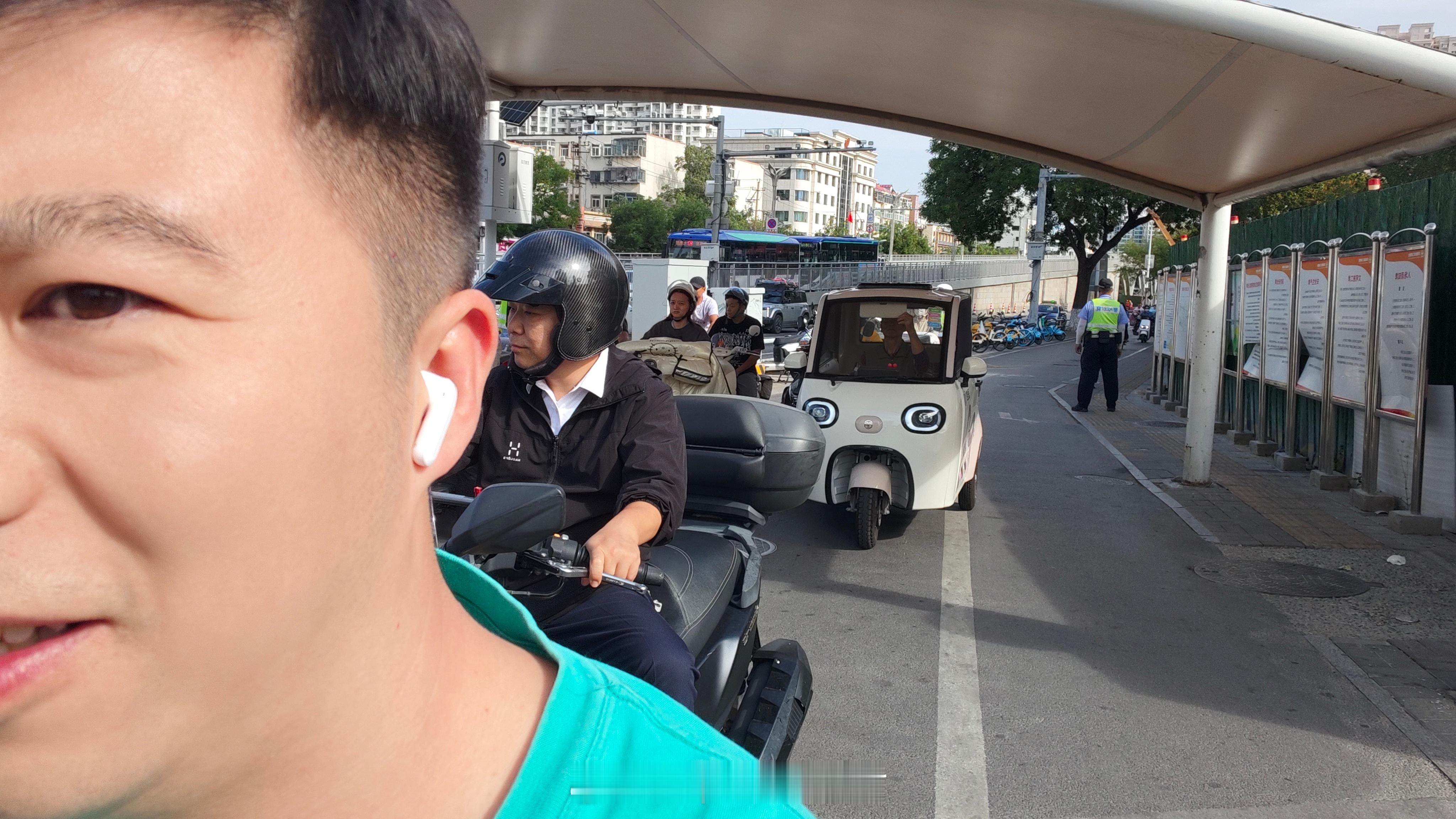 你们那里不带头盔罚多少钱[苦涩]  ​​​