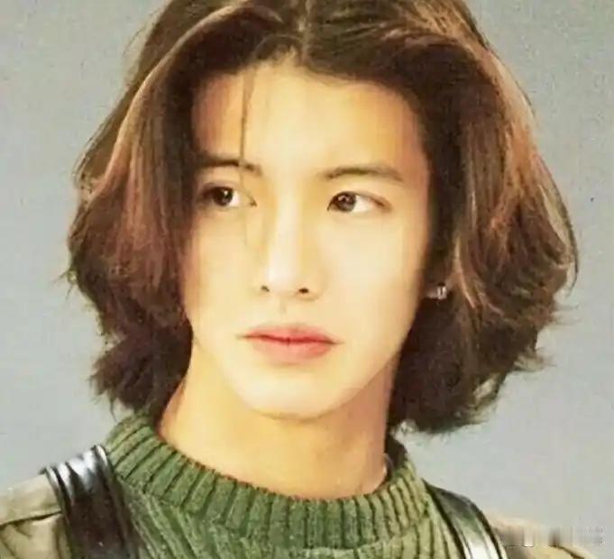 木村拓哉，一个让国家大权避开集权的男人，凭借一己之力带动了整个国家的经济。
 