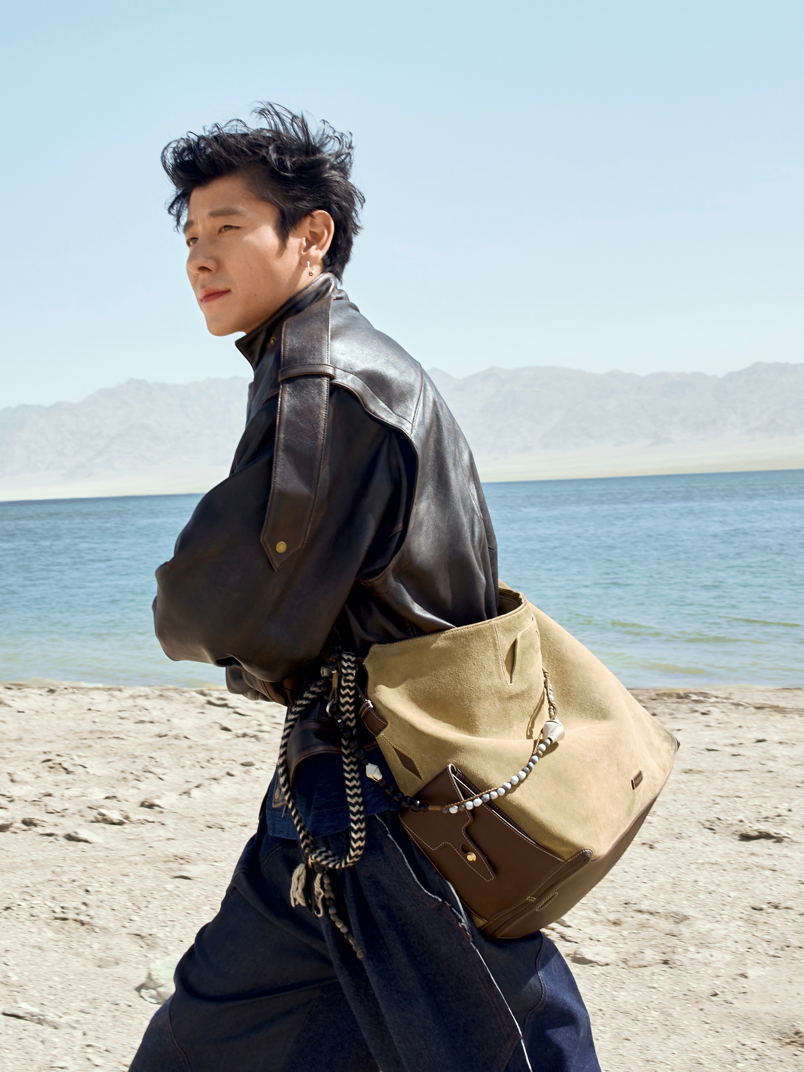 我认识的两位Vogue主编，居然都背山下有松。不知道你有没有发现，Vogue中国