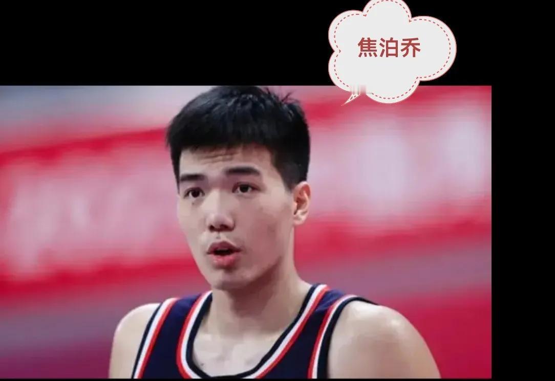焦泊乔进步了，三场热身赛大放异彩，成了中国男篮队中得分王！
    虽然中国男篮