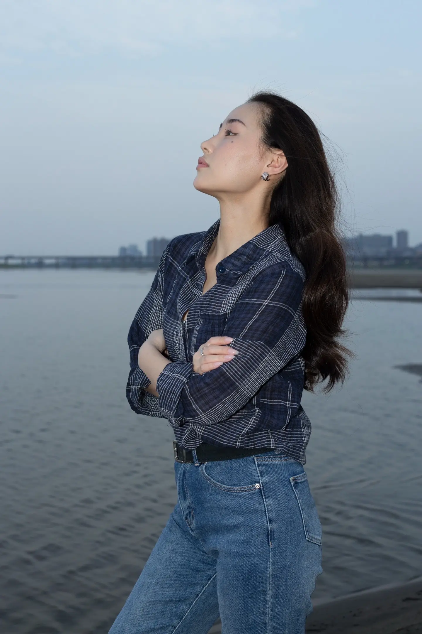 眼前怎么一亮又一黑的
