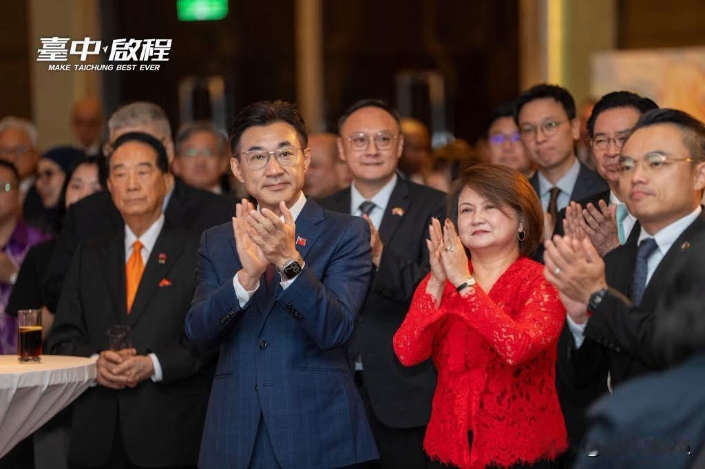 国民党台中市长参选人今（1日）在社媒发文称，今晚非常荣幸代表立院与韩国瑜院长，出