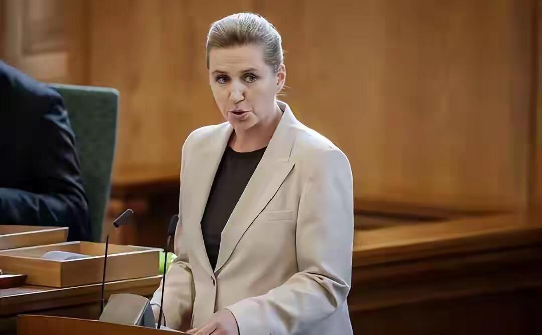 丹麦看似强硬，实则虚弱！表面回击美国施压，实则最怕后院起火！格陵兰各大政党已一致