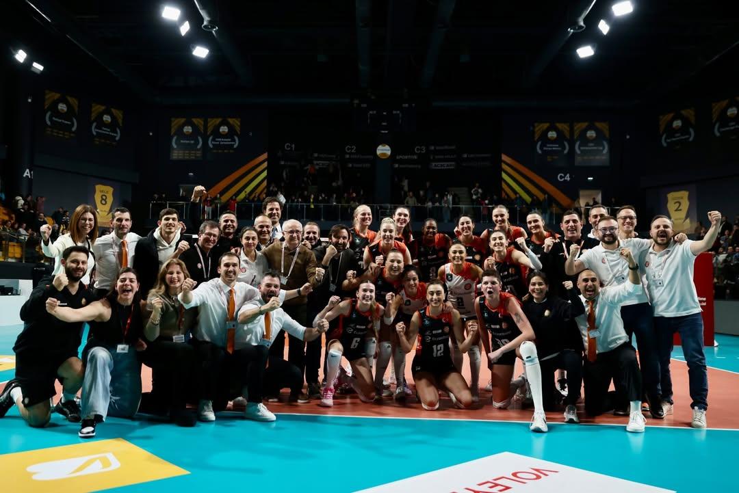 伊萨脱胎换骨，送瓦基弗联赛首负

2025-2026女排土超联赛第十六轮，瓦基弗