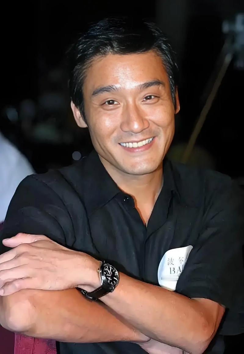 第44届金像奖，68岁梁家辉凭《捕风追影》五封影帝，创历史纪录。从《垂帘听政》到