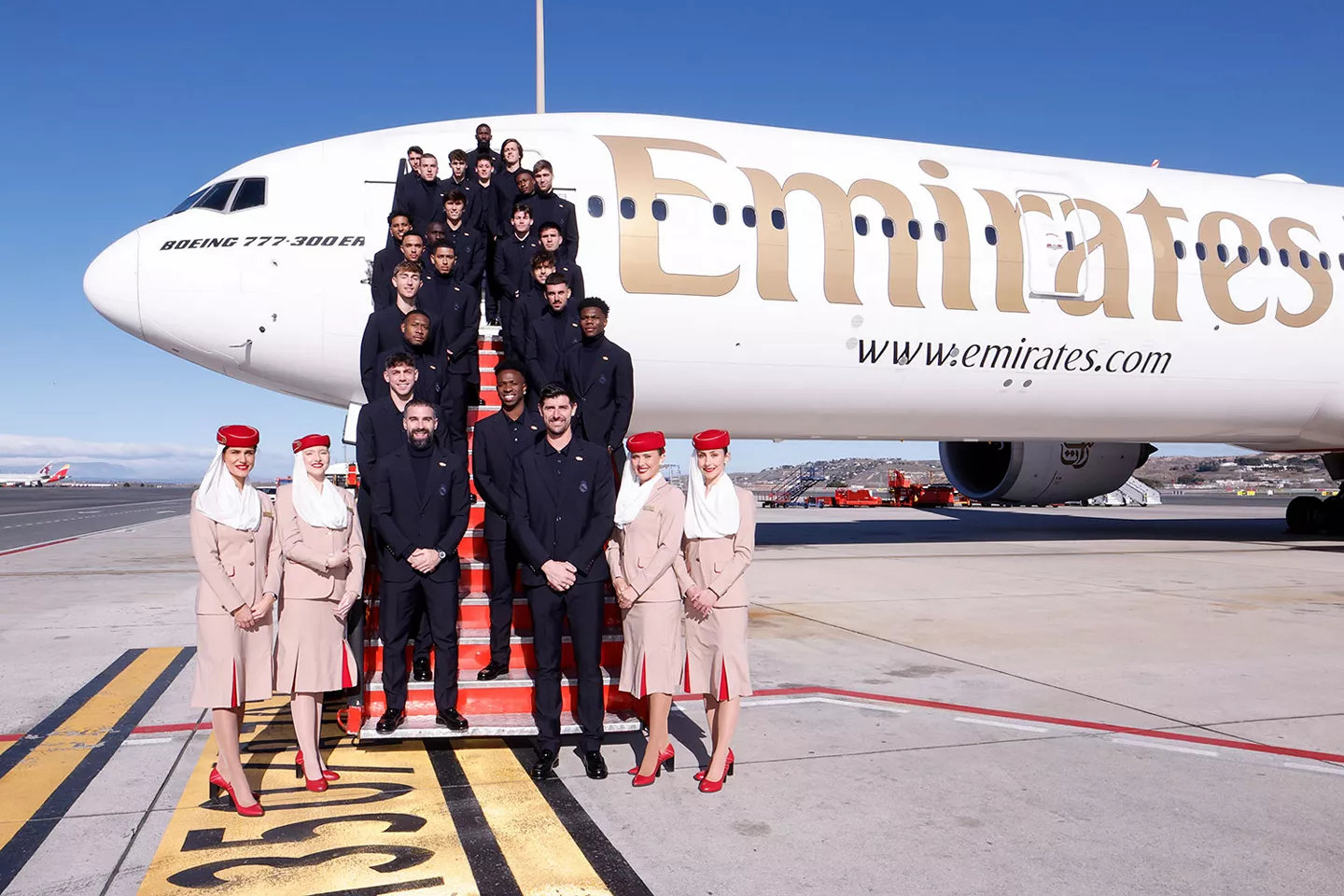 📸球队出发沙特前合影。西班牙超级杯halamadrid