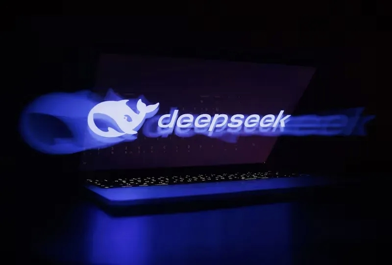 彭博曝DeepSeek向华为订16万颗芯片这批芯片主要用来做推理，也就是给用户日