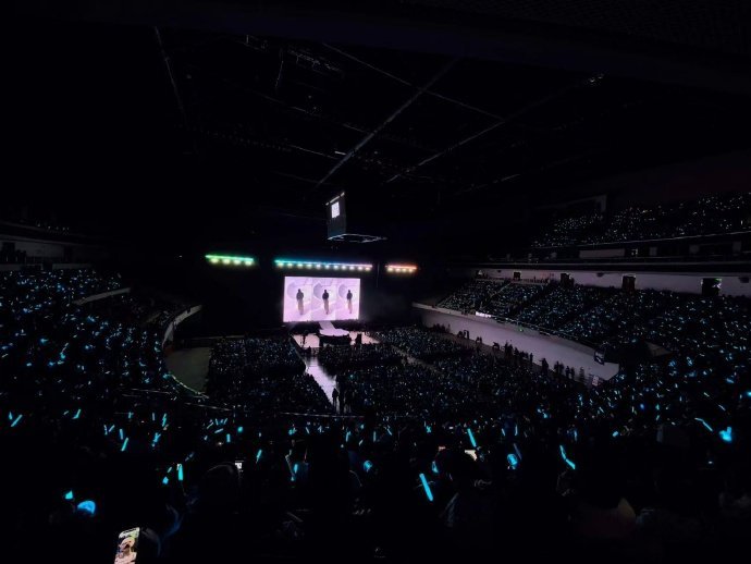 苏新皓连说了三遍最爱 哇塞！苏新皓连说三遍最爱辛苦的你们，感恩之情溢于言表，这样