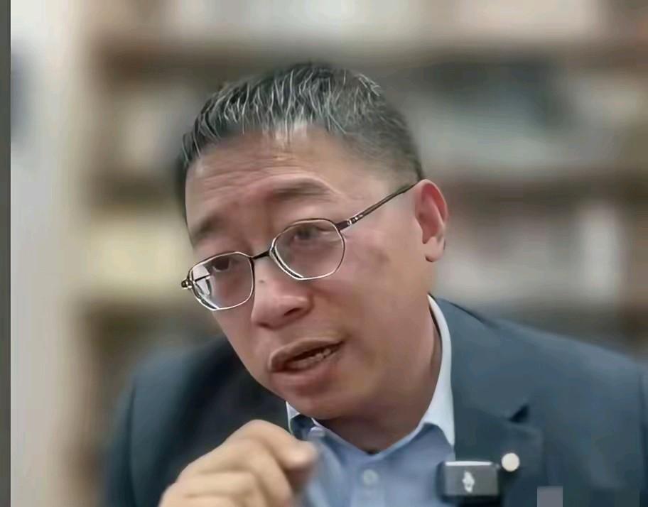 沈逸教授这次点出的现象确实值得琢磨：公考考场外，总有人忙着给违规者找补同情，却忘