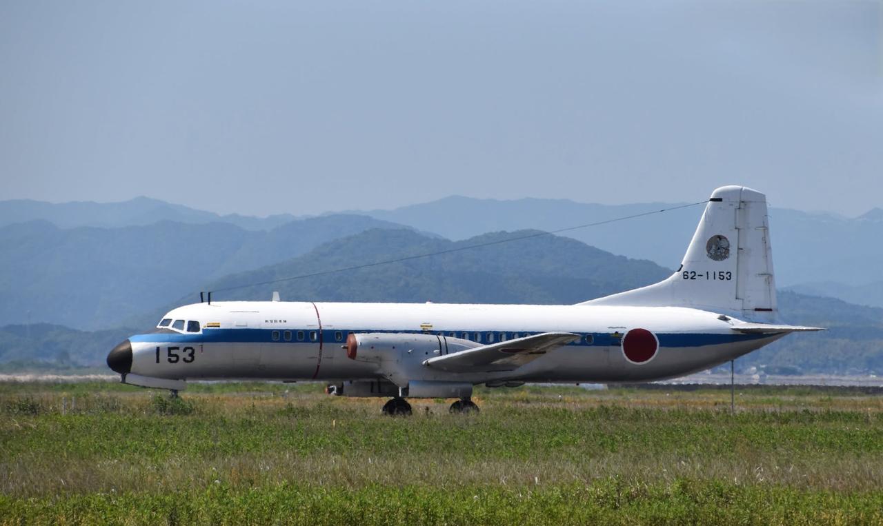 “YS-11”涡桨客机。这是在日本航空自卫队美保基地拍摄的照片（2017年5月2