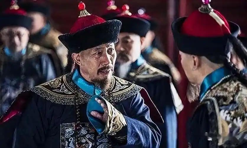 1758年寒冬，乾隆收到密报：定边将军兆惠在新疆黑水营，被1万多叛军团团围住。