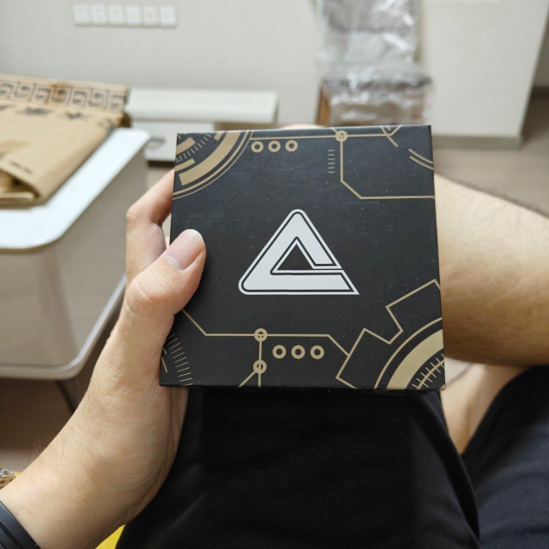 喝得稍微有点上头了最后给送出去的表来个合影大家晚安了明天继续做牛马[二哈][二哈