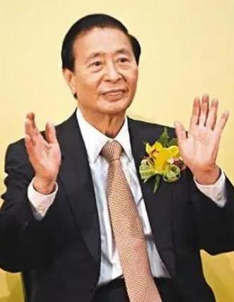 1985年，李兆基与刘惠娟离婚，离婚后，李兆基给刘惠娟购豪宅、建佛庙，记者就问他