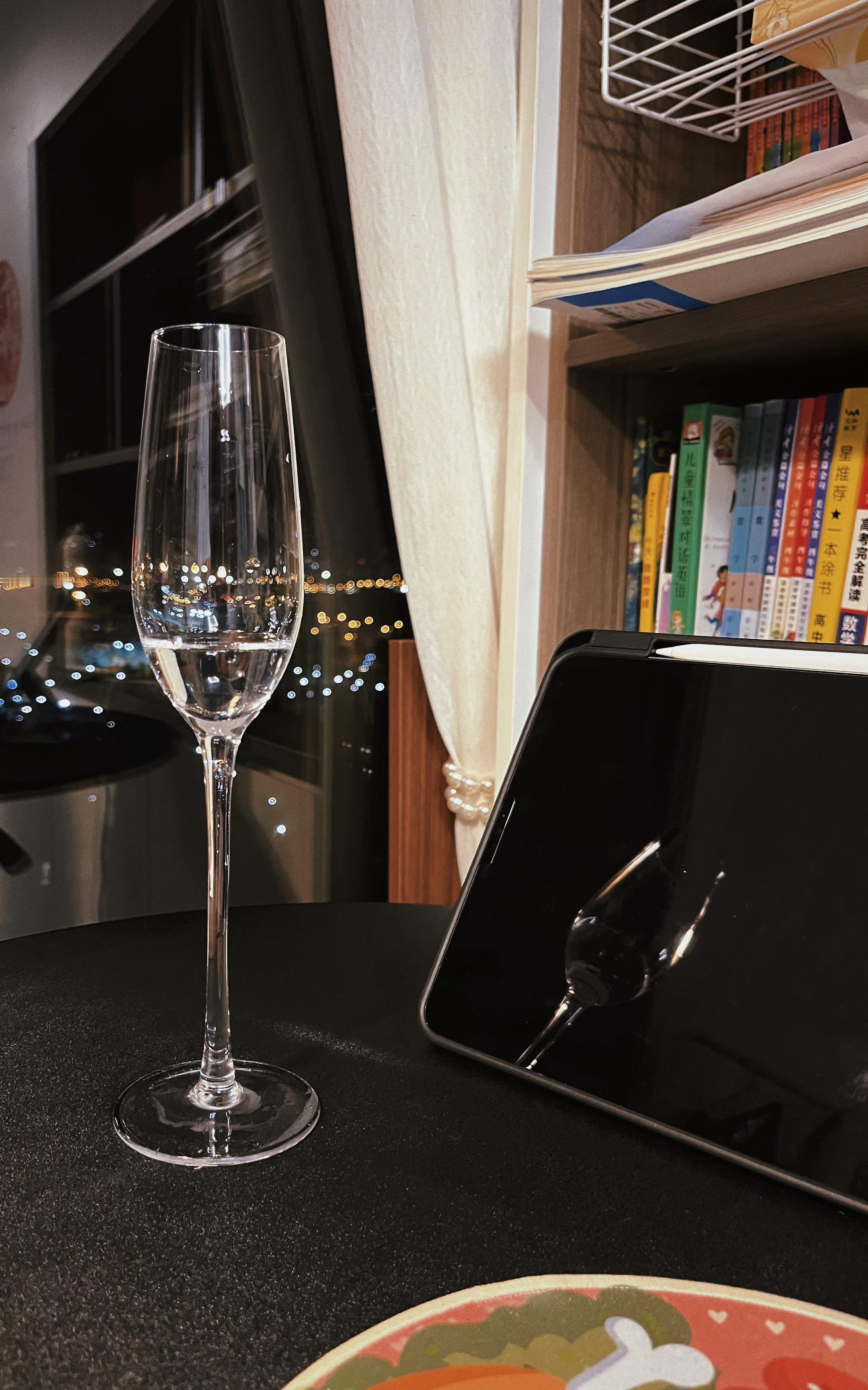 微醺的夜晚🏙🍹 