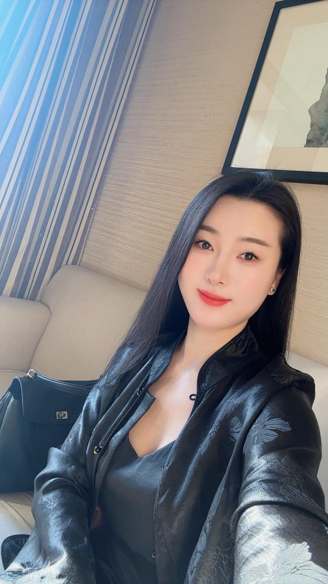 活泼开朗的～沉默的～清醒的～理性的～都是我～