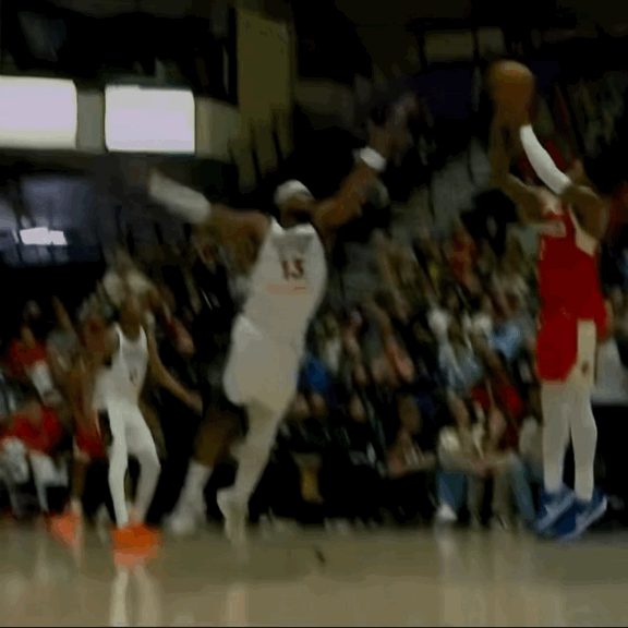 杨瀚森又支楞起来了，发展联盟比赛补篮制胜！全场得到14分+11篮板的两双数据，最