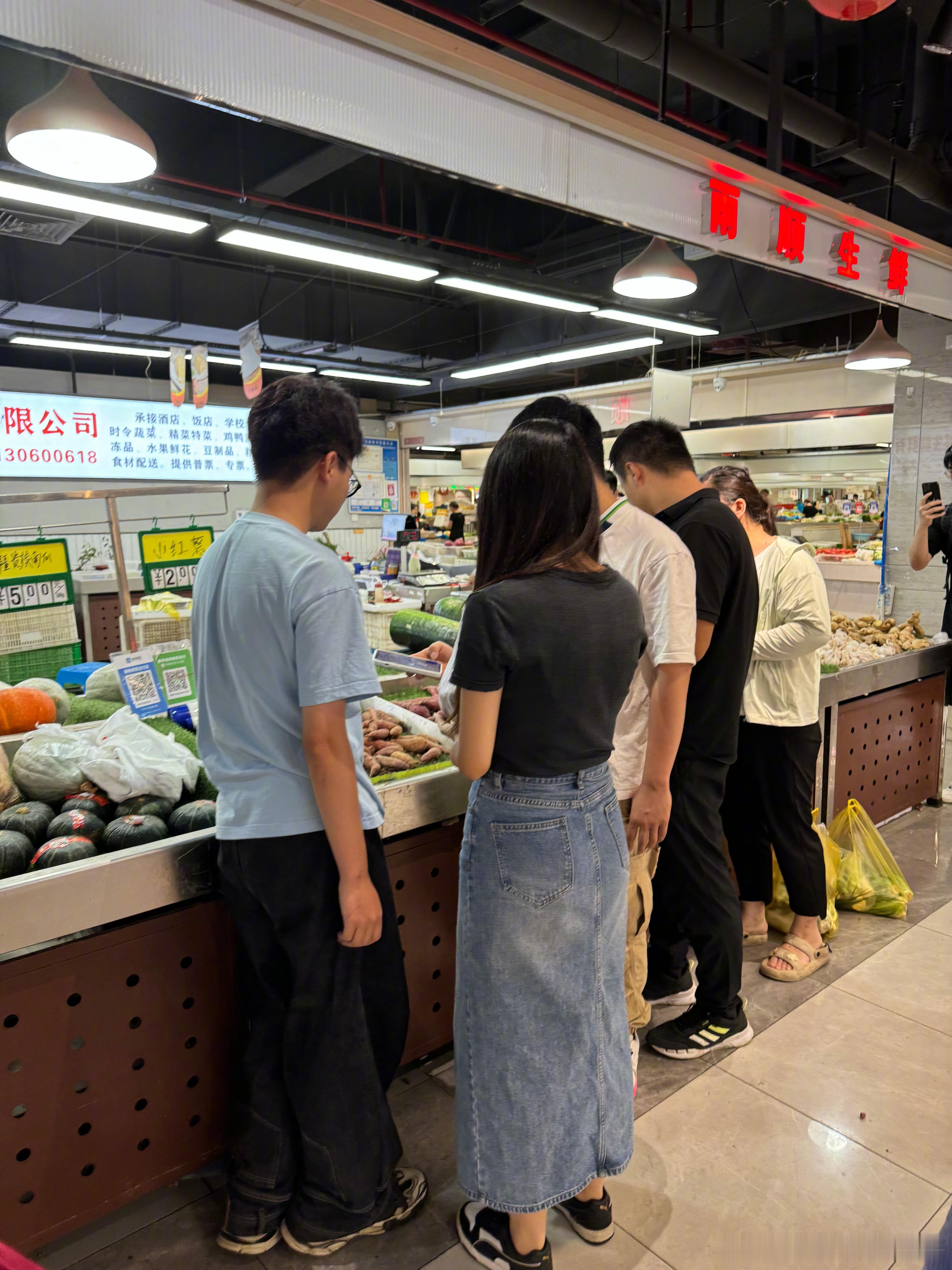 #留学生出奇招一天卖三百斤红薯#留学生咋这么优秀呢？看到了姆巴佩的语音也是觉得非